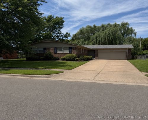 312 Cedar St, Owasso, OK, 74055-2824 | Card Image
