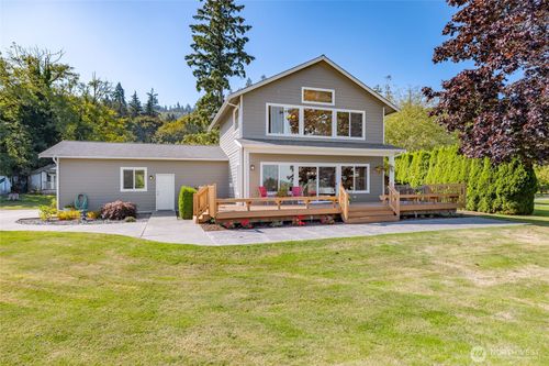 18281 W Big Lake Blvd, Mount Vernon, WA, 98274-8392 | Card Image
