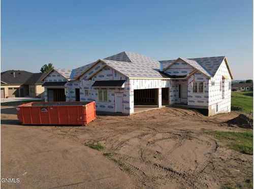 3701 Ridge Way, Bismarck, ND, 58503-9146 | Card Image