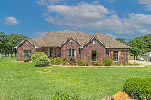 330 Loma Vista Ln, Skiatook, OK, 74070-1153 | Card Image