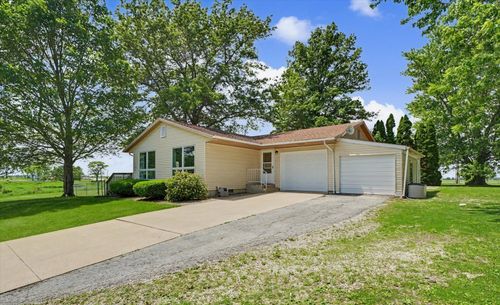 115 Choctaw Trl, Loda, IL, 60948-9668 | Card Image