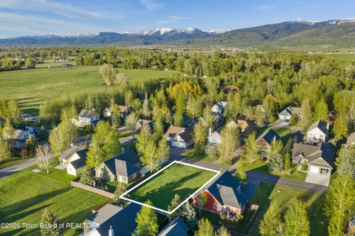 810 Eagles Rest Dr, Driggs, ID, 83422-5248 | Card Image