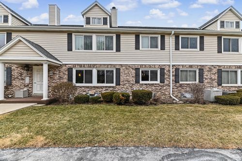 1124 Pilgrim Pkwy, Elm Grove, WI, 53122-2026 | Card Image