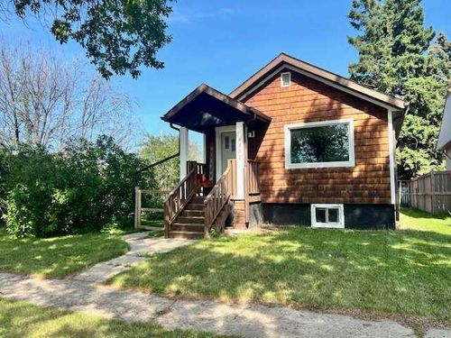 4907 42 St, Camrose, AB, T4V1A2 | Card Image