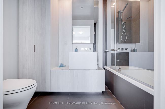 6108 - 1 Bloor St E, Condo with 2 bedrooms, 2 bathrooms and 1 parking in Toronto ON | Image 31