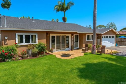 637 N Rios Ave, Solana Beach, CA, 92075-1247 | Card Image