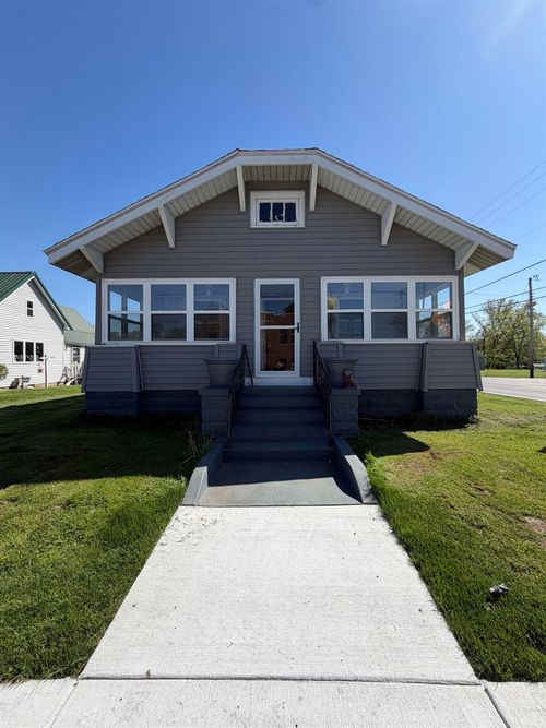 8006 E Main St, Dugger, IN, 47848-5034 | Card Image