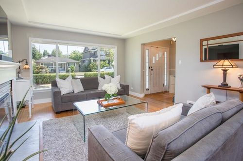 121 Ovens Ave, New Westminster, BC, V3L1Z1 | Card Image