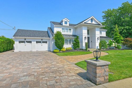 72 Ripplewater Ave, Massapequa, NY, 11758-8444 | Card Image