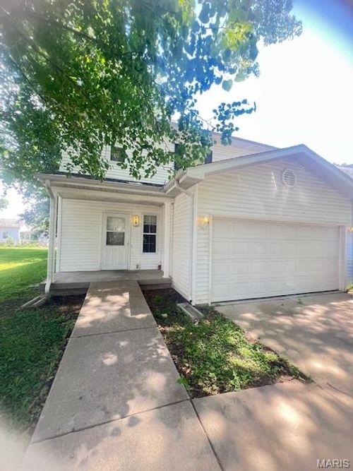 930 N 5th St, Petersburg, IL, 62675-1125 | Card Image