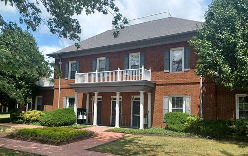 5046 Thoroughbred Ln, Brentwood, TN, 37027-4225 | Card Image