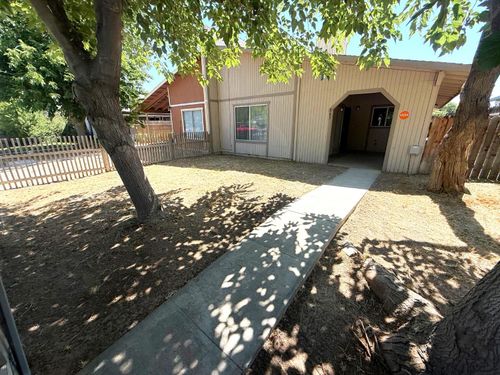 665 S Coalinga St, Coalinga, CA, 93210-2545 | Card Image