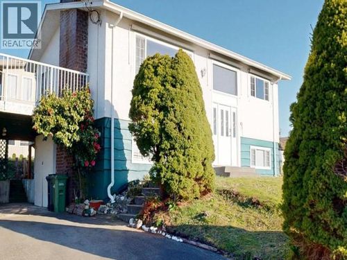 7176 Glacier St, Powell River, BC, V8A1R9 | Card Image