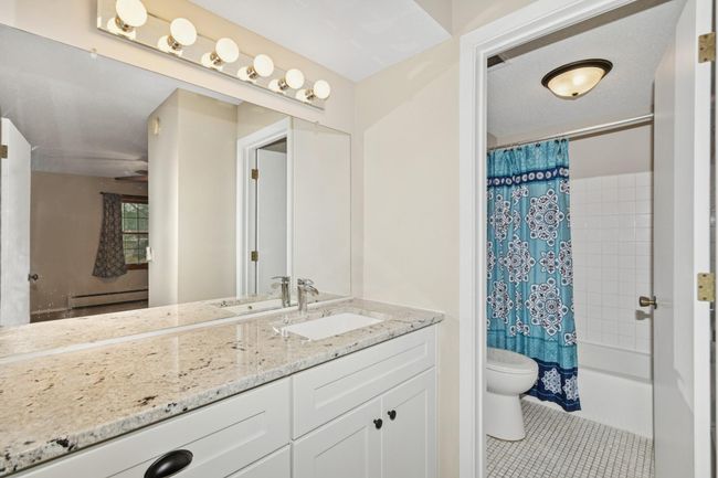 13_804OldSettlersTrl_Apt5_8_Bathroom_DownloadforMLS_2000x1333.jpg | Image 12