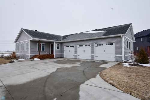 3920 50th St N, Reiles Acres, ND, 58102-5452 | Card Image