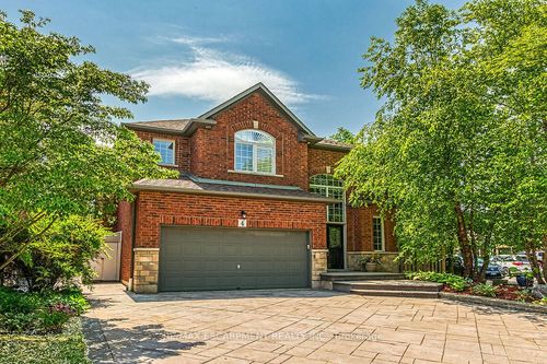 4 Moonstone Crt, Hamilton, ON, L9B2Y1 | Card Image