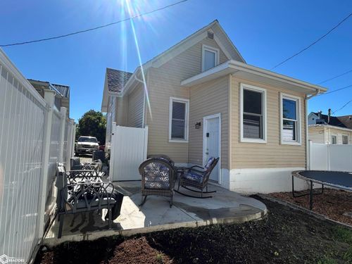 103 S 12th St, Marshalltown, IA, 50158-2431 | Card Image