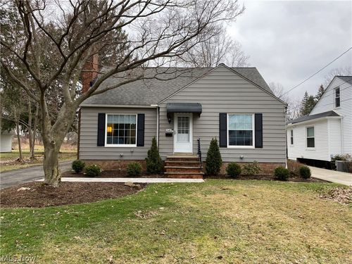 1547 Sunview Rd, Lyndhurst, OH, 44124-2838 | Card Image