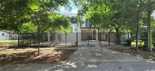 3790 Oak Ave, Miami, FL, 33133-4807 | Card Image