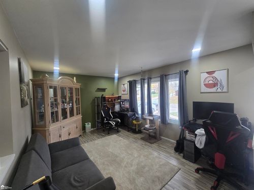 3139 Red Barn Rd, Flint, MI, 48507-1211 | Card Image