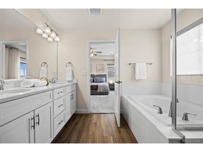 7166 S Vandriver Way, House other with 6 bedrooms, 5 bathrooms and null parking in Aurora CO | Image 25