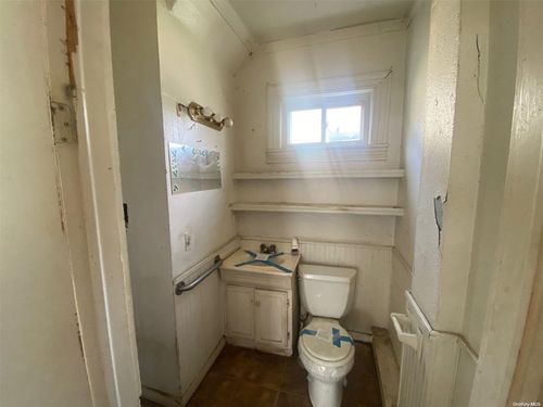 311 Rowland St, Syracuse, NY, 13204-3503 | Card Image