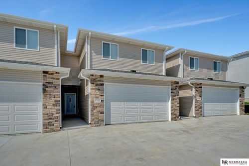 9306 Merryvale Dr, Lincoln, NE, 68526-9818 | Card Image