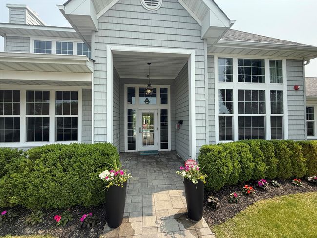 View of property entrance | Image 18