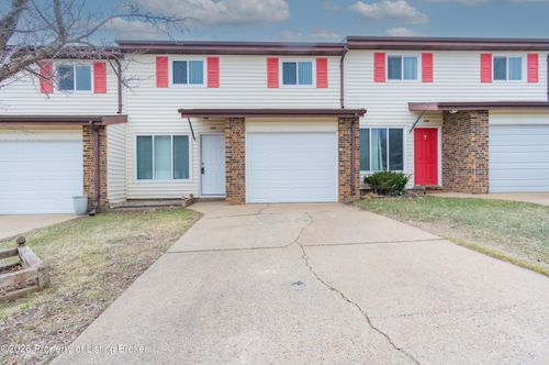 1091 17th Avenue W, Dickinson, ND, 58601 | Card Image