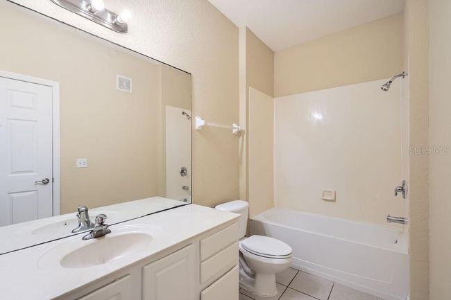 Bathroom 2 | Image 9