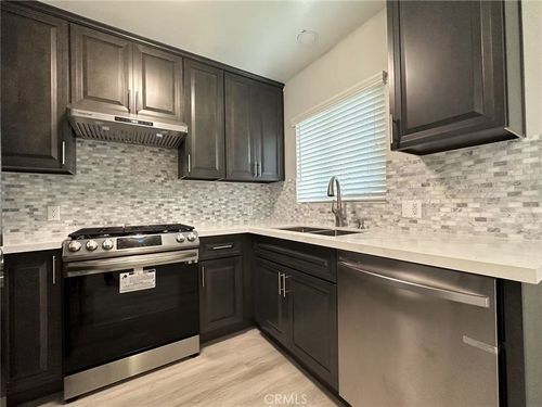 c-41 N Sierra Bonita Ave, Pasadena, CA, 91106-2119 | Card Image