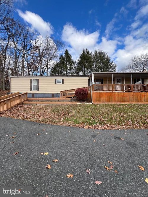 808 Holly Dr, GREEN LANE, PA, 18054-2021 | Card Image