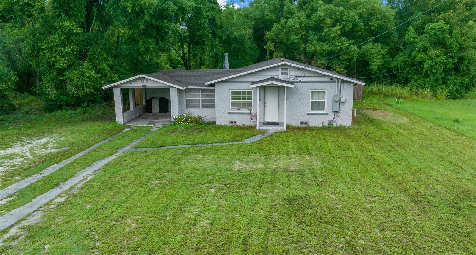 Russell Ave, Eustis, FL 32726