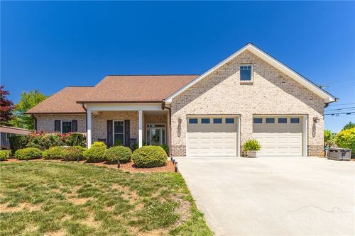 130 Northwood Hills Rd, North Wilkesboro, NC, 28659-7200 | Card Image