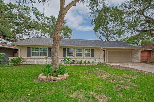 8045 Ridgeview Dr, Houston, TX, 77055-1213 | Card Image