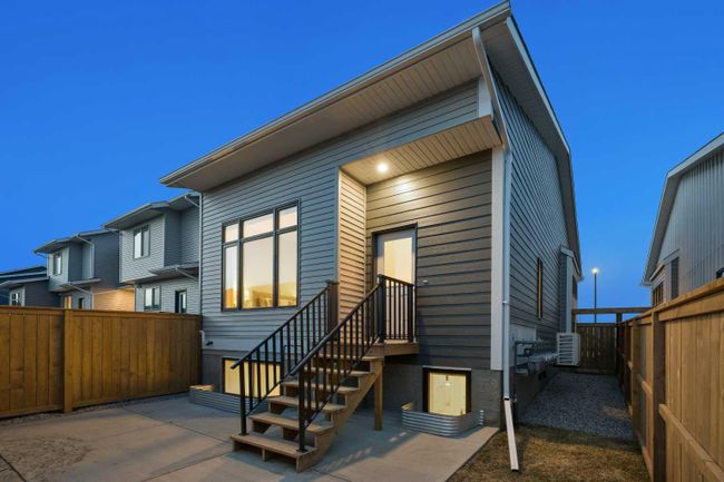 25 Larkspur Bend, Home with 3 bedrooms, 2 bathrooms and 2 parking in Okotoks AB | Image 42