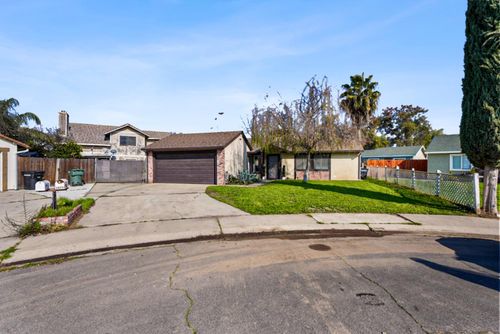 3820 Drakewood Court, Ceres, CA, 95307 | Card Image