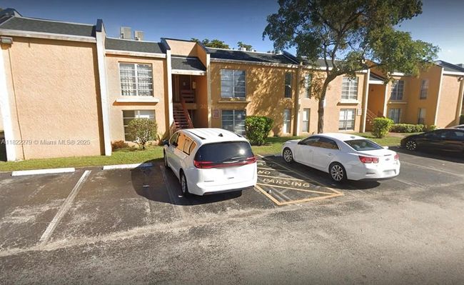 G - 4467 Treehouse Ln, Condo with 2 bedrooms, 2 bathrooms and null parking in Tamarac FL | Image 4