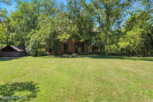 902 Shady Ln, Anchorage, KY, 40223-2252 | Card Image
