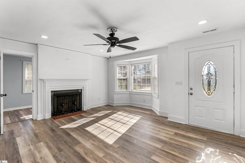 7 S Haven Dr, Greenville, SC, 29617-3037 | Card Image