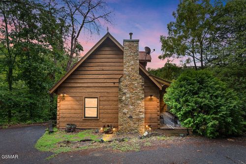 229 Cherokee Path Way, Sevierville, TN, 37876-1642 | Card Image