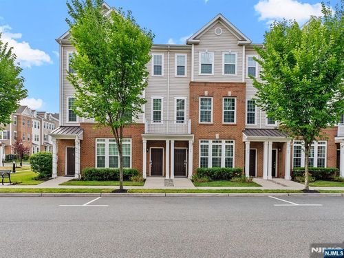 82 Wesmont Dr, Wood Ridge, NJ, 07075-2152 | Card Image