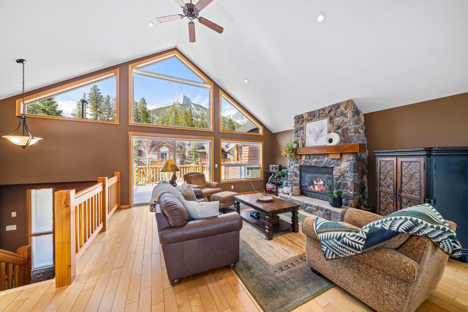 158 Hubman Landing, Home with 4 bedrooms, 3 bathrooms and 4 parking in Canmore AB | Image 2