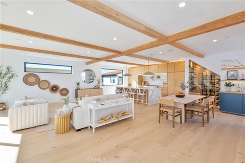 707 2nd St, Hermosa Beach, CA, 90254-5227 | Card Image