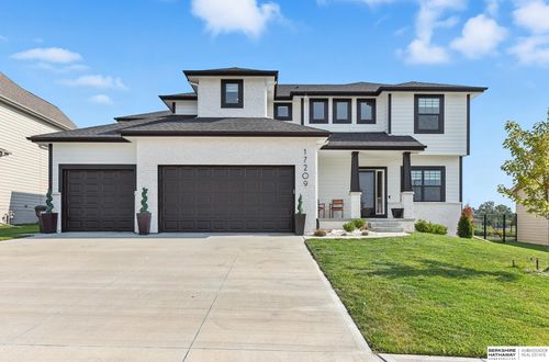 17209 Sarah St, Bennington, NE, 68007-5076 | Card Image