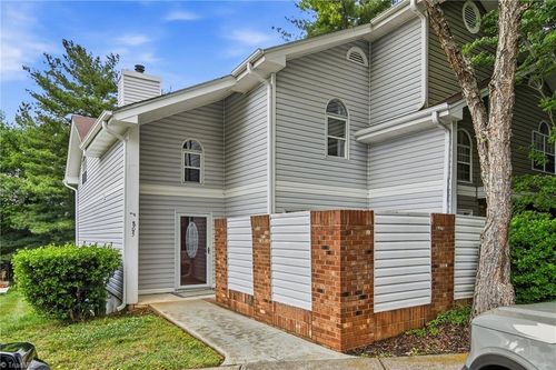 805 Salem Pointe Ln, Winston-Salem, NC, 27101-5067 | Card Image