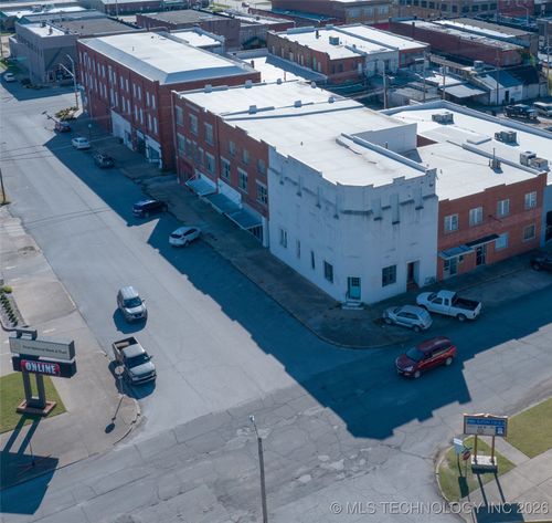 403 Trudgeon St, Henryetta, OK, 74437-4027 | Card Image