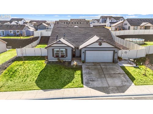 4 Gregory St, Milton-Freewater, OR, 97862-6713 | Card Image