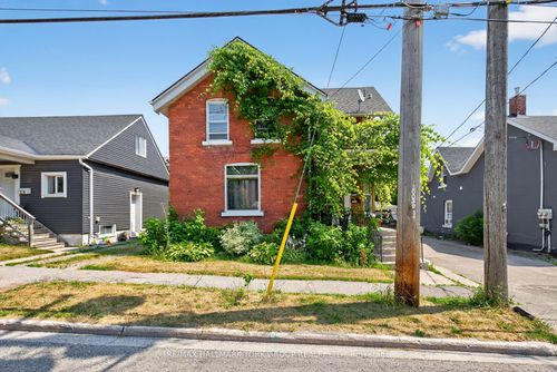 upper-16 Albert St N, Orillia, ON, L3V5K1 | Card Image