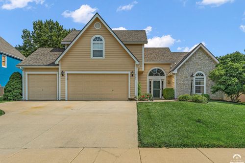 4505 Roundabout Circle, Lawrence, KS, 66049 | Card Image
